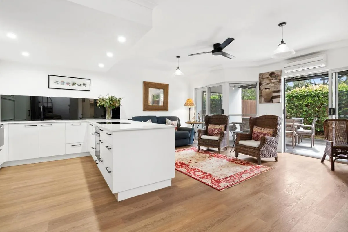 Stylish River Escape, Noosaville Apartment